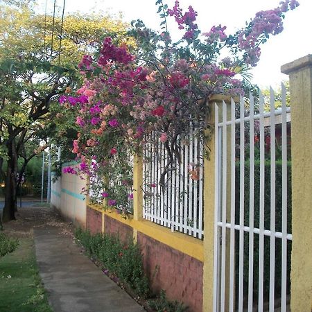 מנאגווה Hostal Casa Los Espinoza מראה חיצוני תמונה