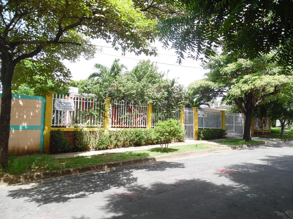 מנאגווה Hostal Casa Los Espinoza מראה חיצוני תמונה