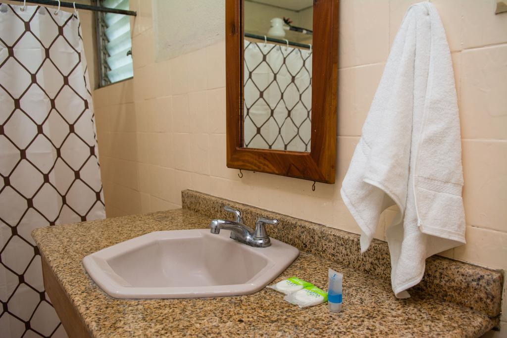 מנאגווה Hostal Casa Los Espinoza מראה חיצוני תמונה