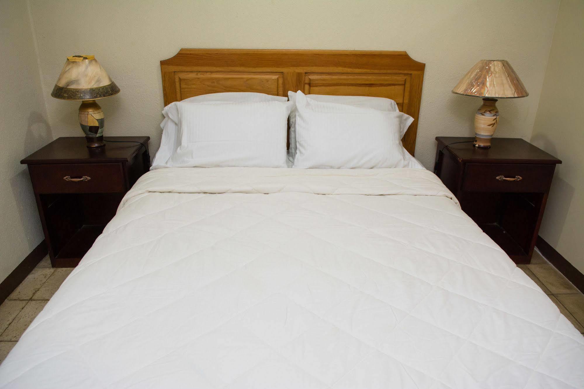 מנאגווה Hostal Casa Los Espinoza מראה חיצוני תמונה
