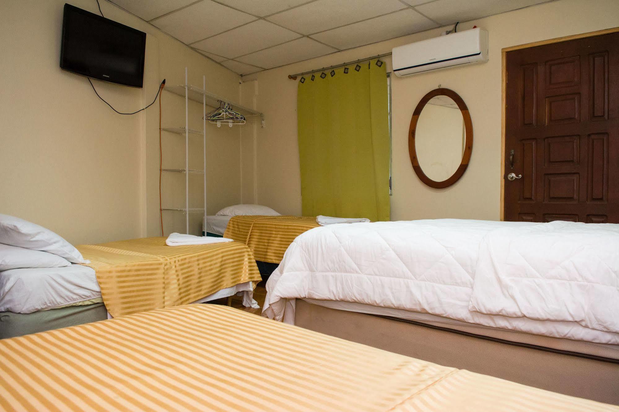 מנאגווה Hostal Casa Los Espinoza מראה חיצוני תמונה