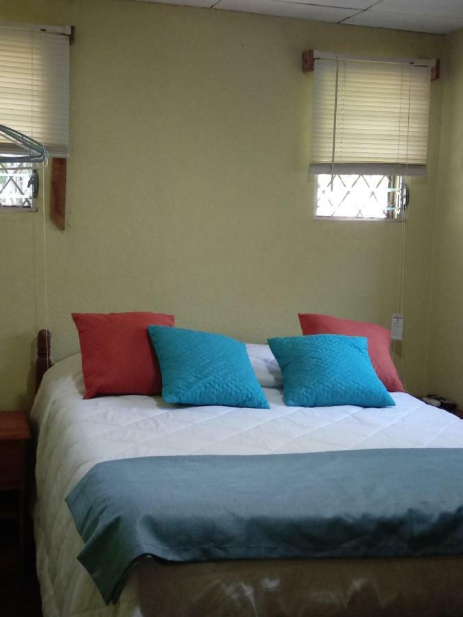 מנאגווה Hostal Casa Los Espinoza מראה חיצוני תמונה